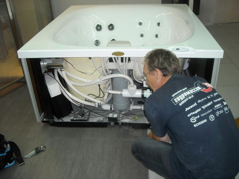 Монтаж гидромассажного бассейна TREESSE