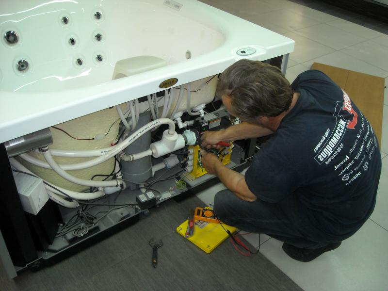 Монтаж бассейна HOESCH с подогревом воды