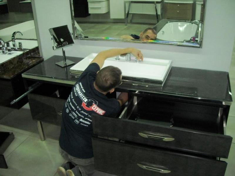 Монтаж мебели для ванной комнаты шириной больше 120см