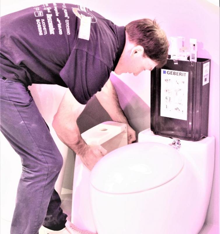 Замена клапана арматуры слива бачка напольного унитаза