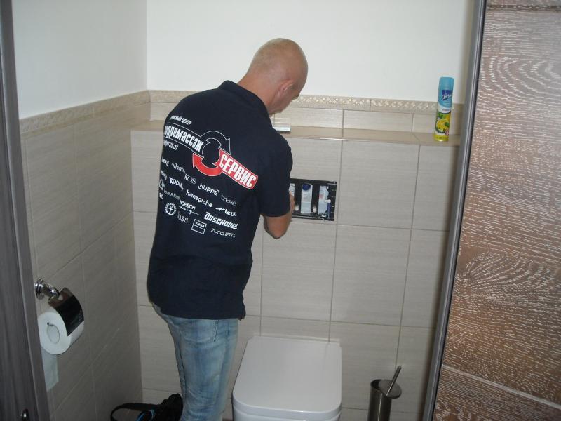 Регулировка клавиши бачка инсталяции для унитаза