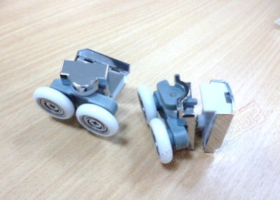 Верхний ролик двери HUPPE X1 душевой кабины