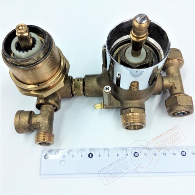 Jacuzzi FLEXA 80-120 ELT1-4, корпус смесителя душевой кабины с 3-х позиц переключателем Jacuzzi FLEXA 80-120 ELT1-4, корпус смесителя душевой кабины с 3-х позиц переключателем