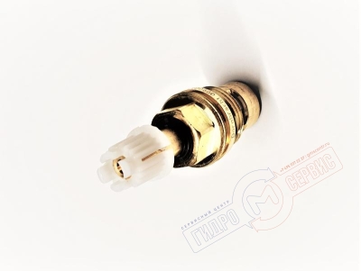 Кран-букса 1\2 90гр ГВС закрытие вправо, удлиненный шток DORNBRACHT